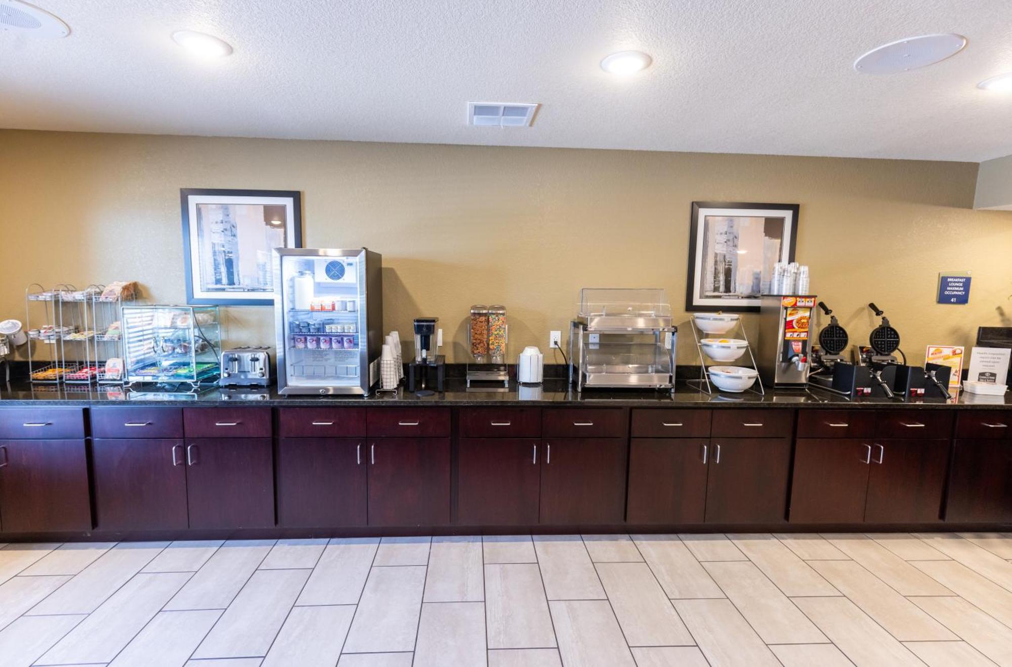 Cobblestone Inn & Suites - Winters Buitenkant foto
