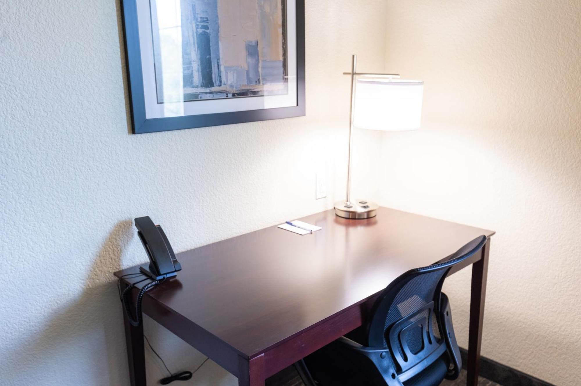 Cobblestone Inn & Suites - Winters Buitenkant foto