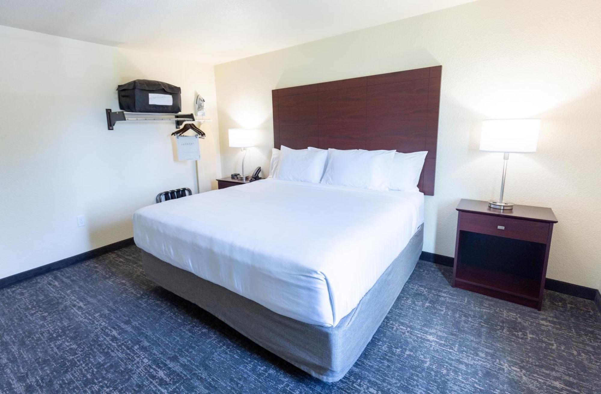 Cobblestone Inn & Suites - Winters Buitenkant foto
