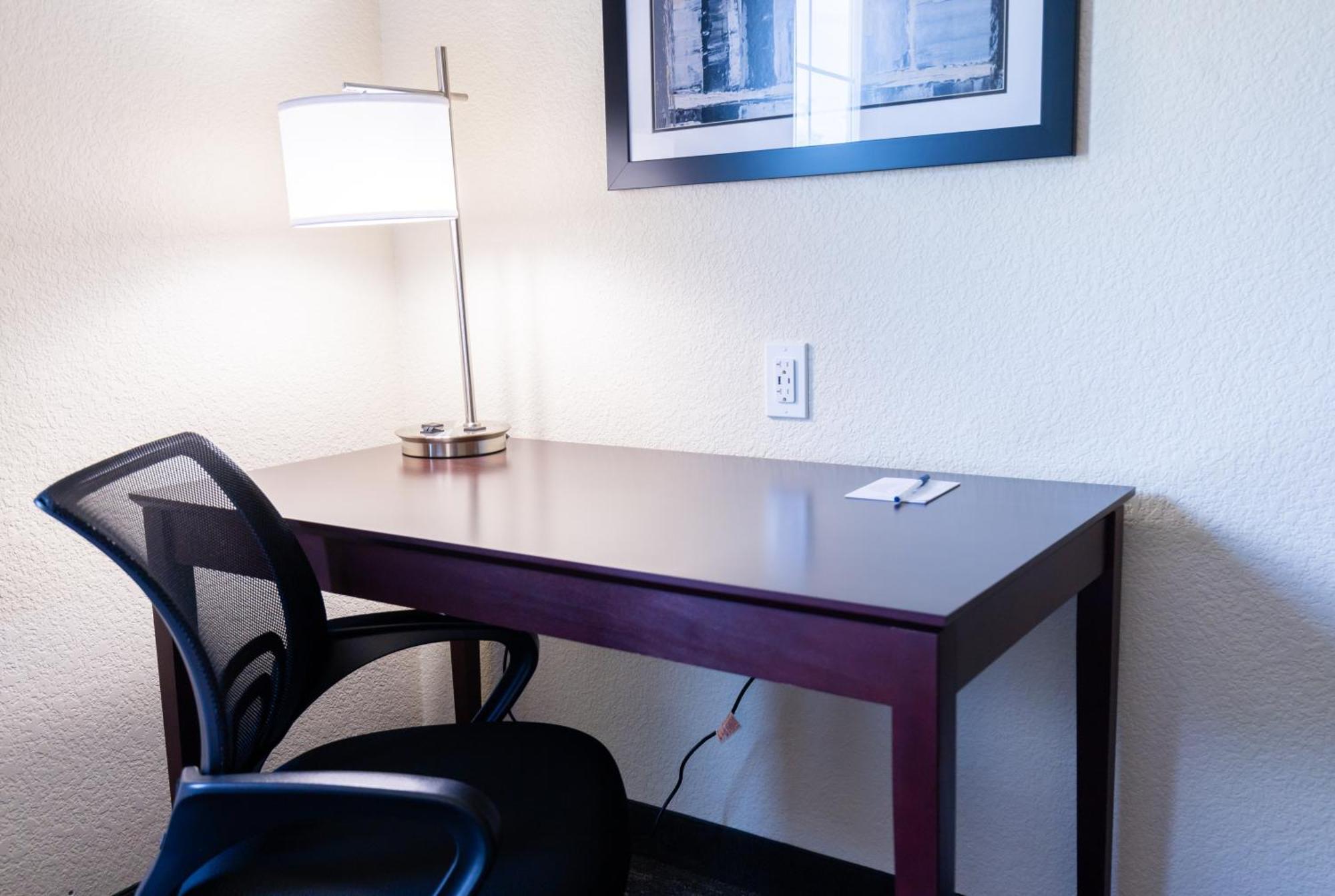 Cobblestone Inn & Suites - Winters Buitenkant foto