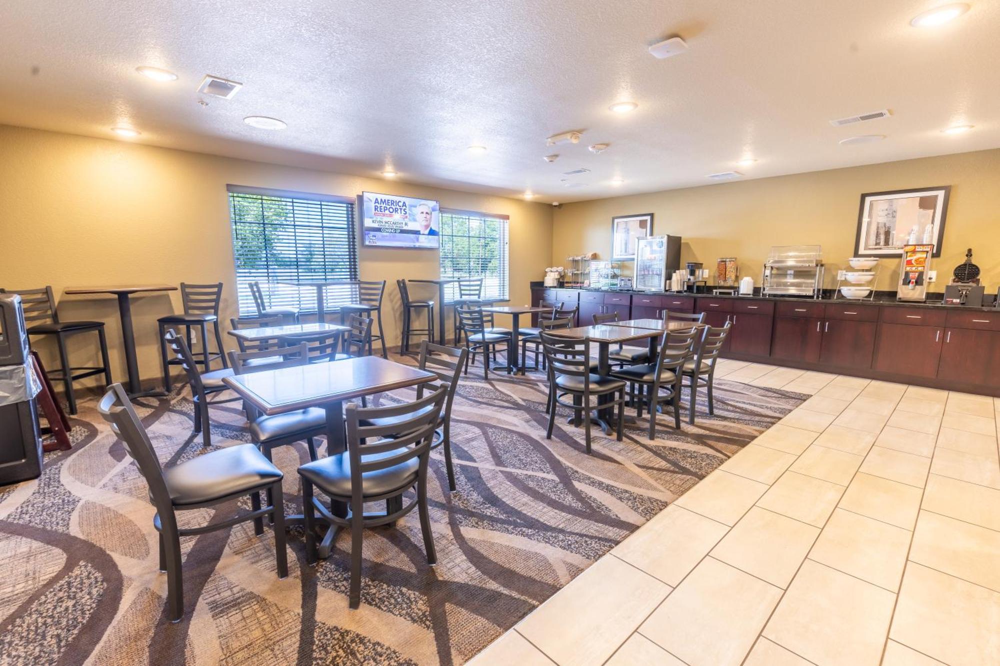Cobblestone Inn & Suites - Winters Buitenkant foto